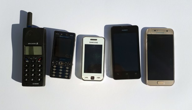 bild zu smartphone melancholie